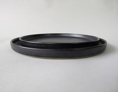 French Stoneware Grès de Puisayeplate by Les Guimards. Anthracite - Medium - eyespy